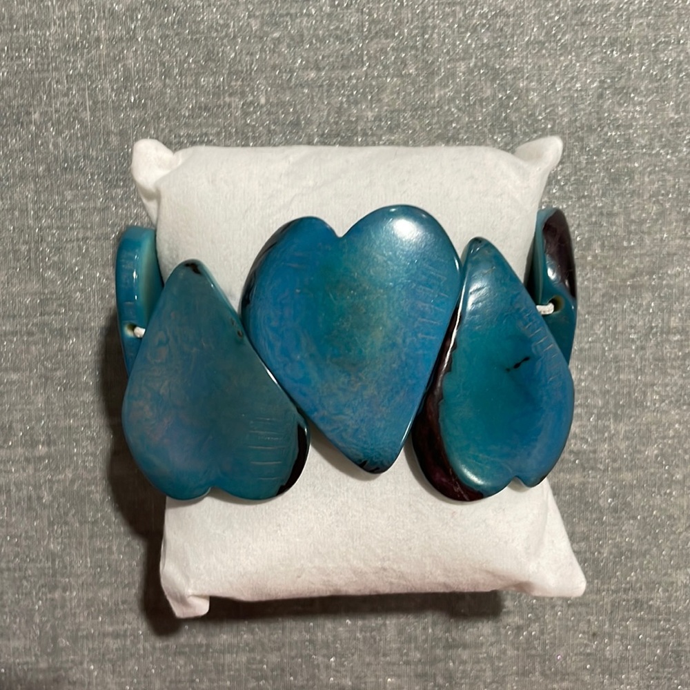Cute tagua handcrafted bracelet.